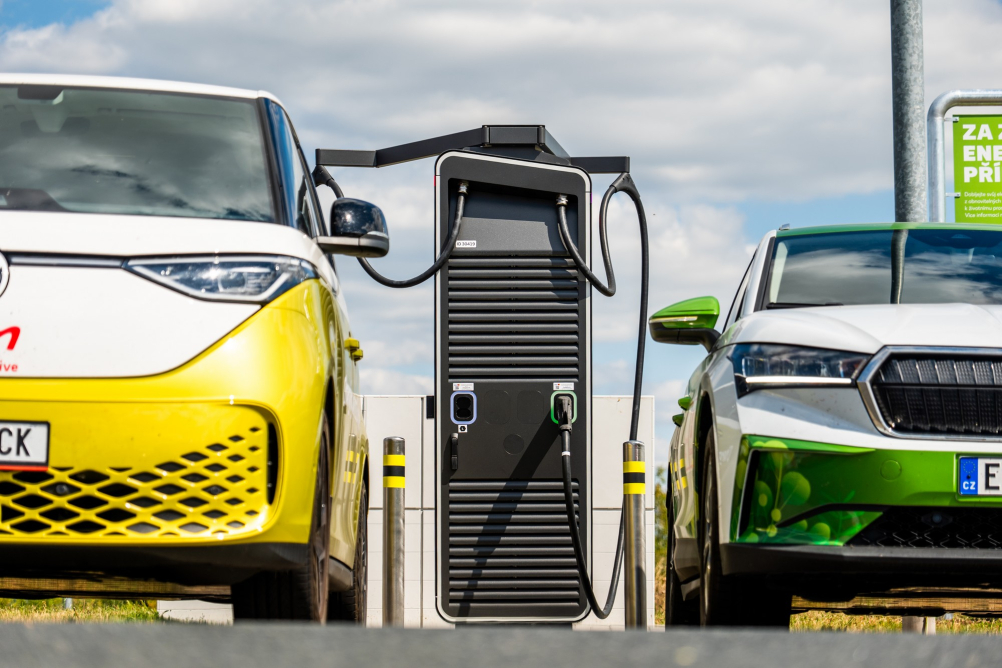 E.ON a Kaufland budují páteřní síť dobíjení pro elektromobily