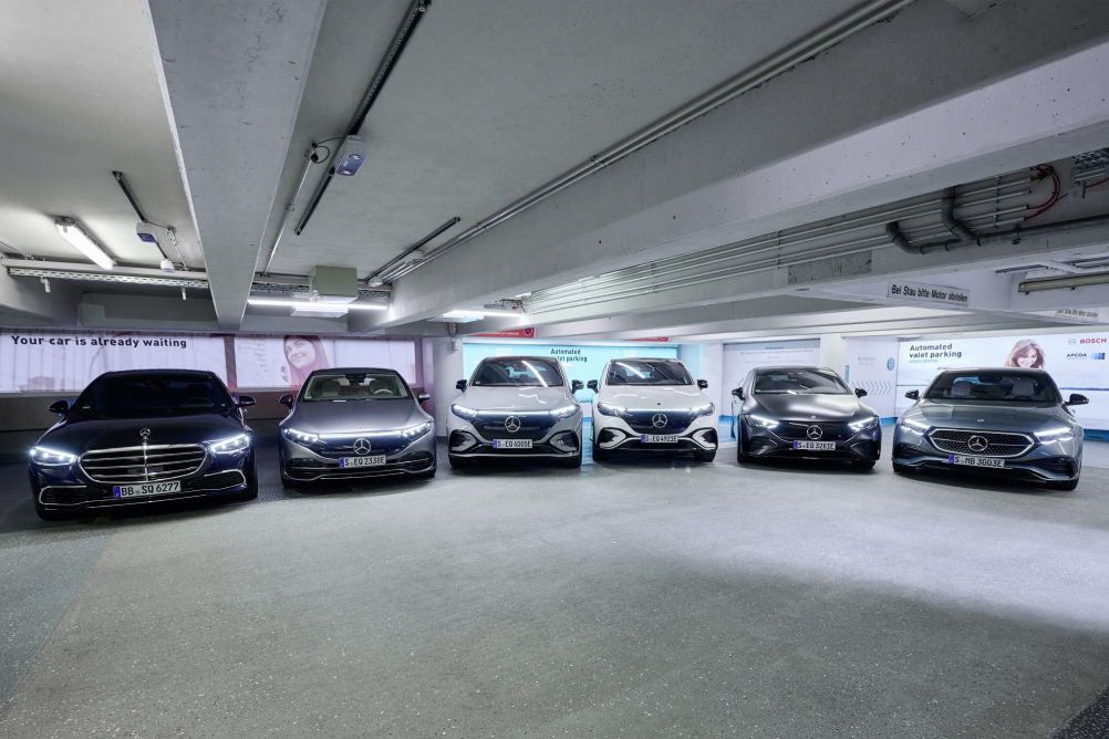 Mercedes-Benz dosáhl historický úspěch