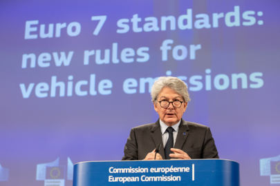 autoweek.cz - Thierry Breton - nový obhájce spalovacích motorů?