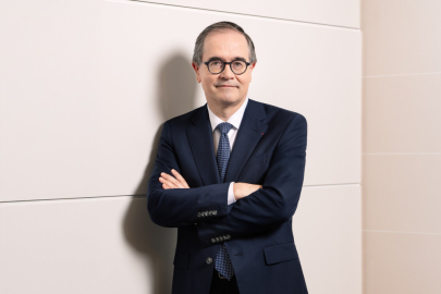 autoweek.cz - Podle šéfa Renaultu je rychlá elektrifikace nereálná