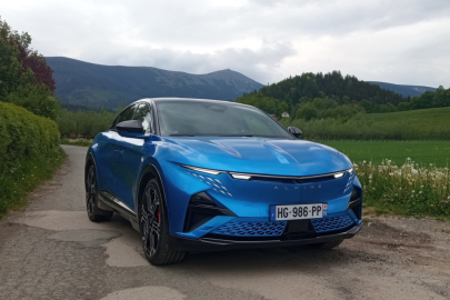 autoweek.cz - Alpine A390 GT – sportovec pro rodiny
