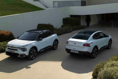 autoweek.cz - Citroëny C4 a C4 X už i s mild-hybridním pohonem