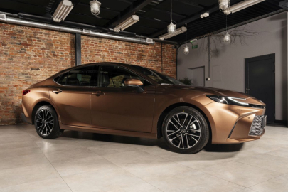 autoweek.cz - Nová Toyota Camry startuje pod milionem korun