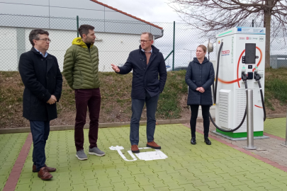 autoweek.cz - Spolupráce Tesco a ČEZ pokračuje