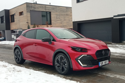 autoweek.cz - Renault Clio - radikální proměna bestselleru