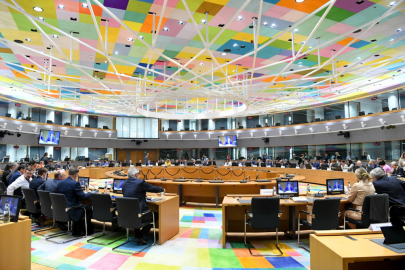 autoweek.cz - Ministři států EU souhlasí se zmírněním Euro 7