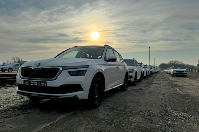 autoweek.cz - Drivalia dodala České poště 652 vozů Škoda Kamiq