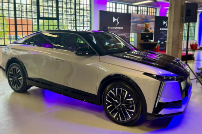 autoweek.cz - DS N°8 - komfort s elektrickým pohonem