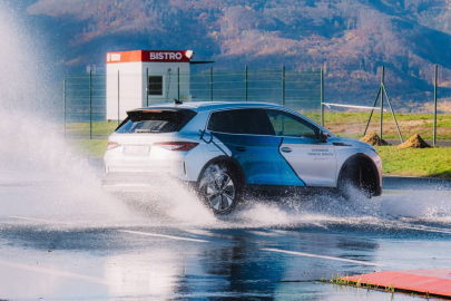 autoweek.cz - Kurzy bezpečné jízdy pro řidiče elektromobilů