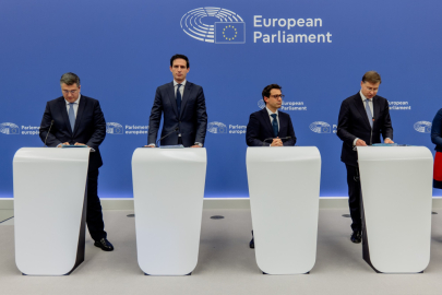 autoweek.cz - Co se Brusel naučil od Kremlu