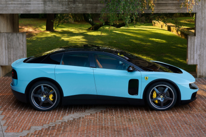 autoweek.cz - Přes kritiku je zájem o Ferrari Luce velký