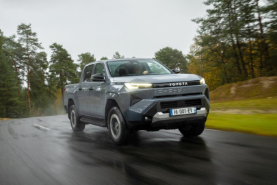 autoweek.cz - Přichází elektrická Toyota Hilux