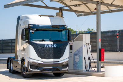 autoweek.cz - TotalEnergies zpochybňuje sázku na vodíkové kamiony