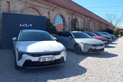 autoweek.cz - Kia uvádí na trh kombi K4 Sportswagon
