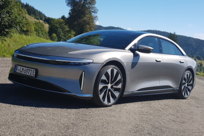 autoweek.cz - Elektromobil superlativů