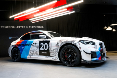autoweek.cz - Show car BMW M2 jako dárek k výročí