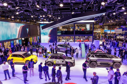 autoweek.cz - Skupina Renault na autosalonu prodala 1000 aut