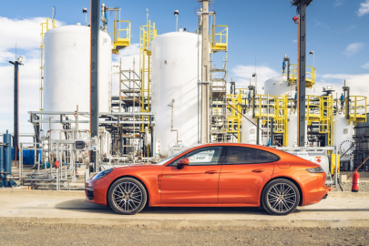 autoweek.cz - Politický tlak pro syntetická paliva