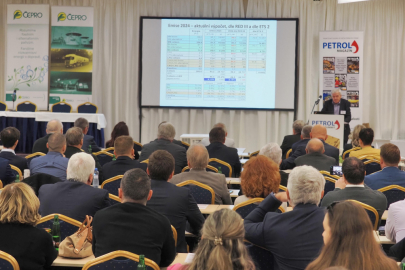 autoweek.cz - Petrol Summit nastínil problémy