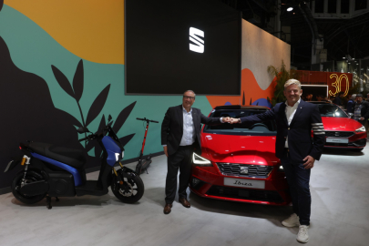 autoweek.cz - Seat v Barceloně slaví 70 let