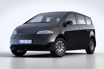 autoweek.cz - Slunce nad solárním autem zapadá