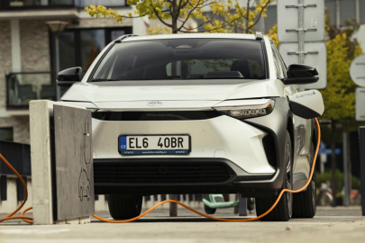 autoweek.cz - Toyota dodá státním úřadům 515 elektromobilů