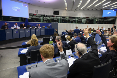 autoweek.cz - Zákonodárci se angažují v nočním legislativě