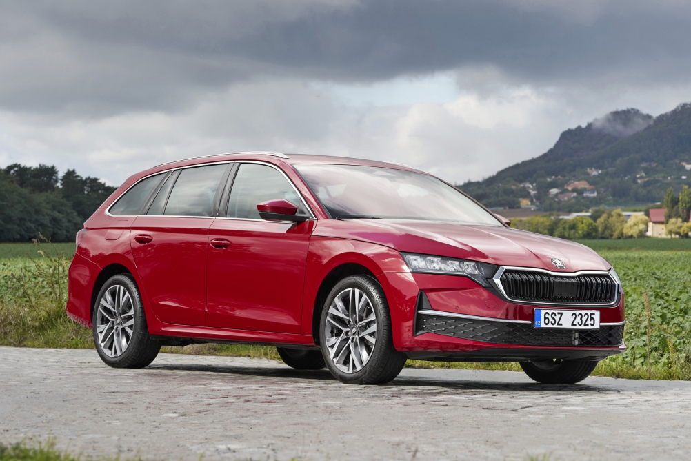 Škoda Auto uvádí na trh první plně hybridní model