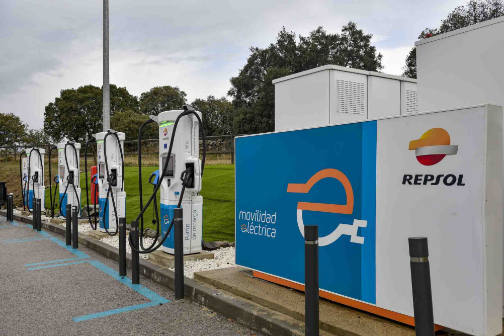 Rozvoj elektromobility v EU brzdí problémy s elektrickou sítí