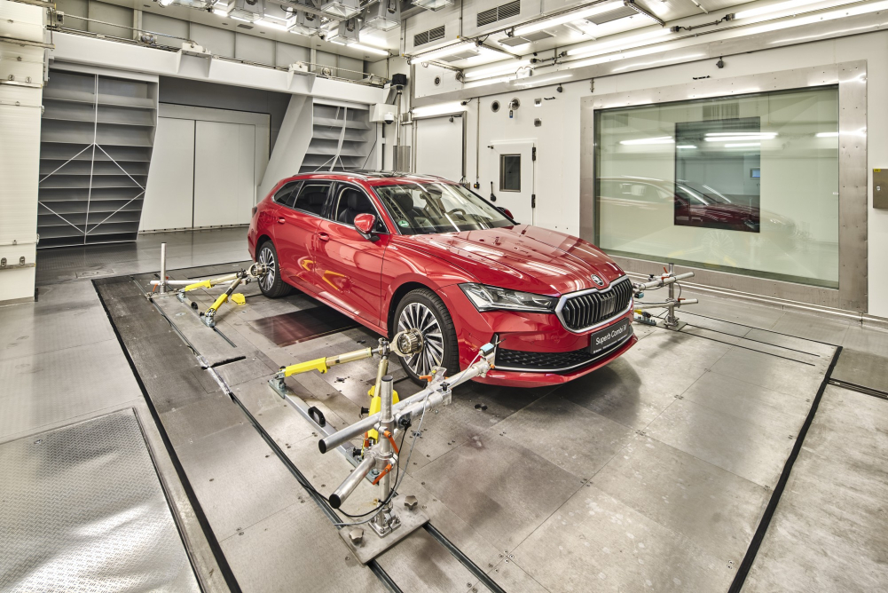 Simulační centrum pro pokročilé testování vozů Škoda Auto