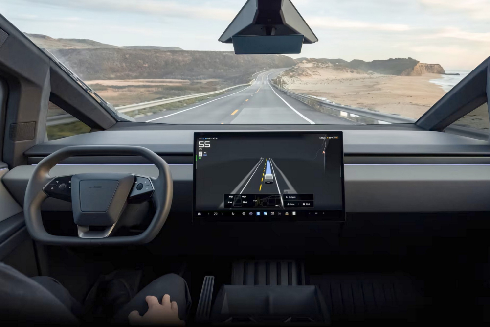 Česká republika schválila systém FSD společnosti Tesla