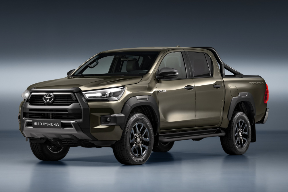 Toyota Hilux poprvé s hybridním pohonem