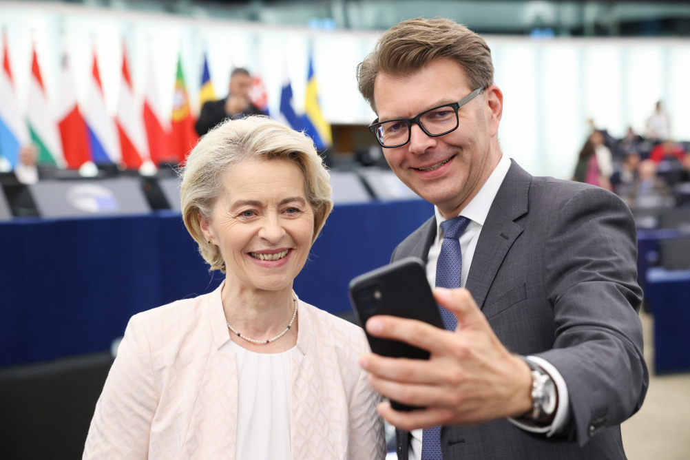 Von der Leyenová: Cíl nulových emisí do roku 2035 zůstane zachován