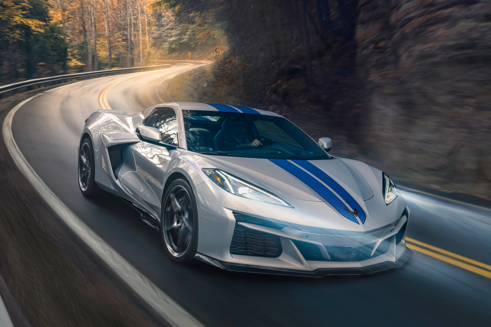 Corvette dostala k 70. narozeninám elektromotor