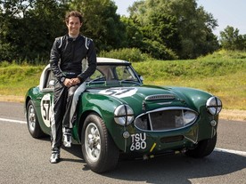 Bruno Senna a Austin Healey 3000