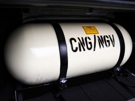 Nádrž na CNG ve vozech GM