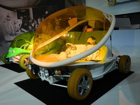 Courreges zoop 2006