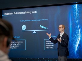 Andreas Hintennach vede ve společnosti Daimler výzkum akumulátorových článků