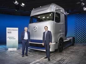 Daimler Hydrogen Future - GenH2 Truck