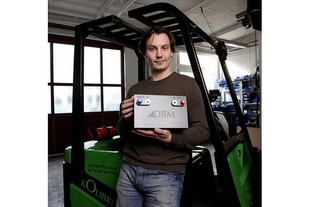 Mirko Hannemann se svým zázračným akumulátorem