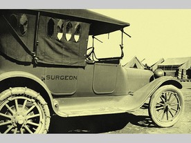 Vozy Dodge Brothers při tažení proti Pancho Villovi