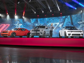 Tim Kuniskis představuje trojici novinek od Dodge SRT