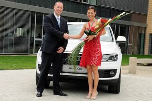 Jana Doležalová a zástupce Audi CZ