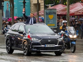 DS 7 Crossback Présidentiel a francouzský president Emmanuel Macron 