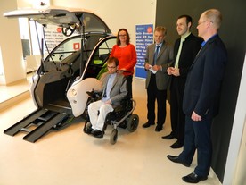 Představení vozidla Elbee v Českém centru v Praze 