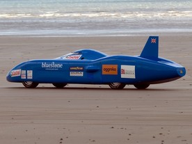 Bluebird Electric při pokusu o rekord v Pendine Sands 