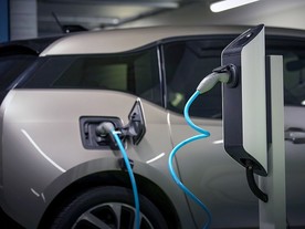 Směrnice o energetické náročnosti budov EPBD  zavede nabíjecí místa