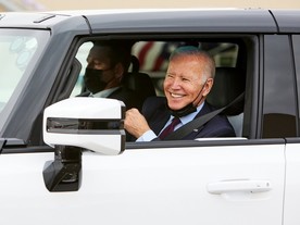 Joe Biden a e-Hummer
