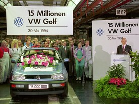 Výroba 15. miliontého Volkswagenu Golf v roce 1994
