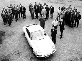 Tvůrci Porsche 911, vpředu Ferry, za ním Piëch a Butzi